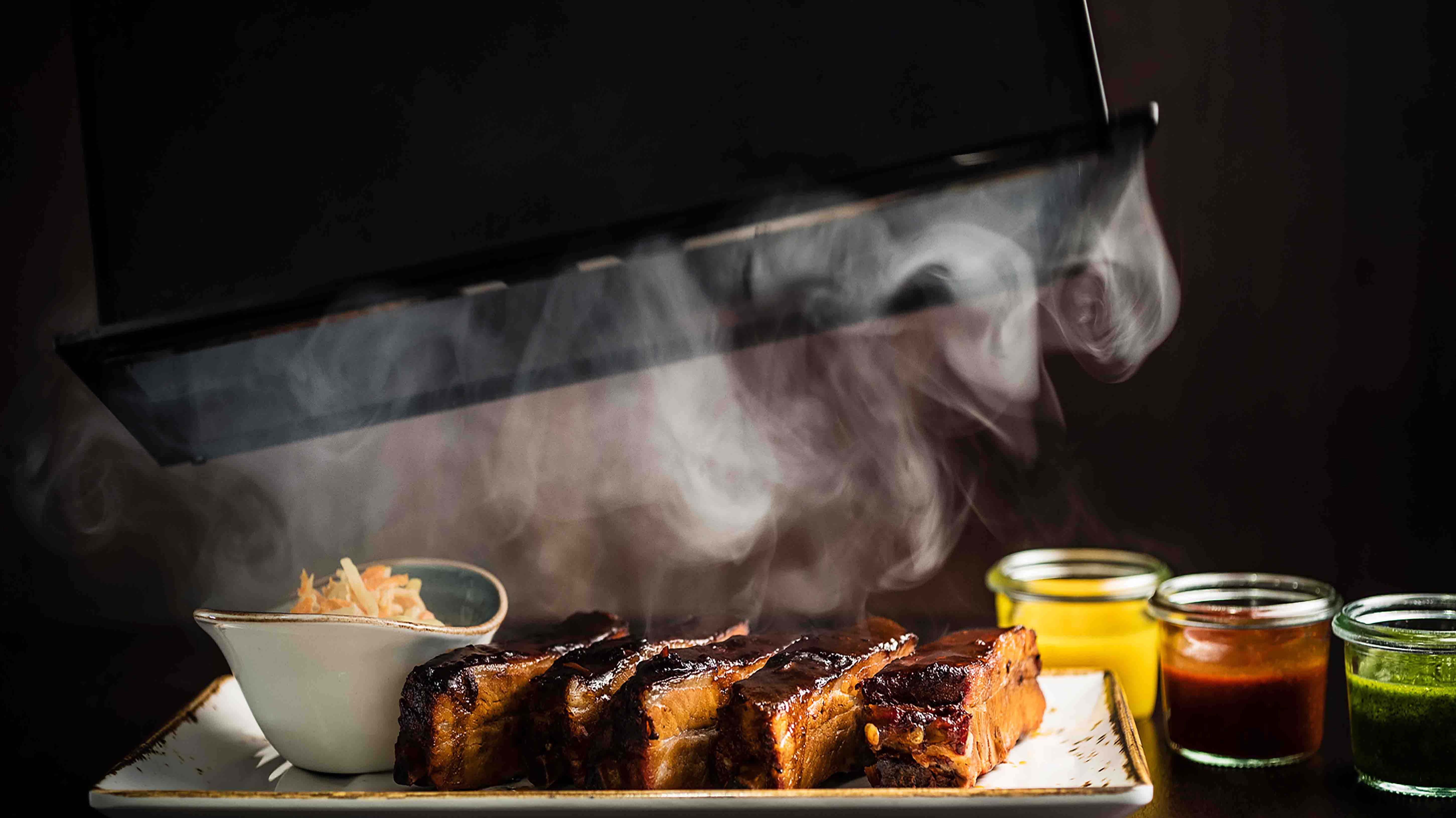 Best Spareribs in Frankfurt: The Legacy Bar & Grill